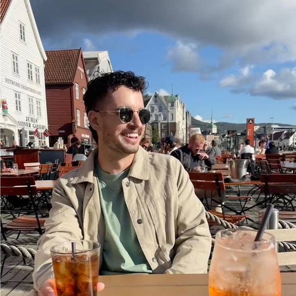 Meet your Posher, David - Picture 2 of 2